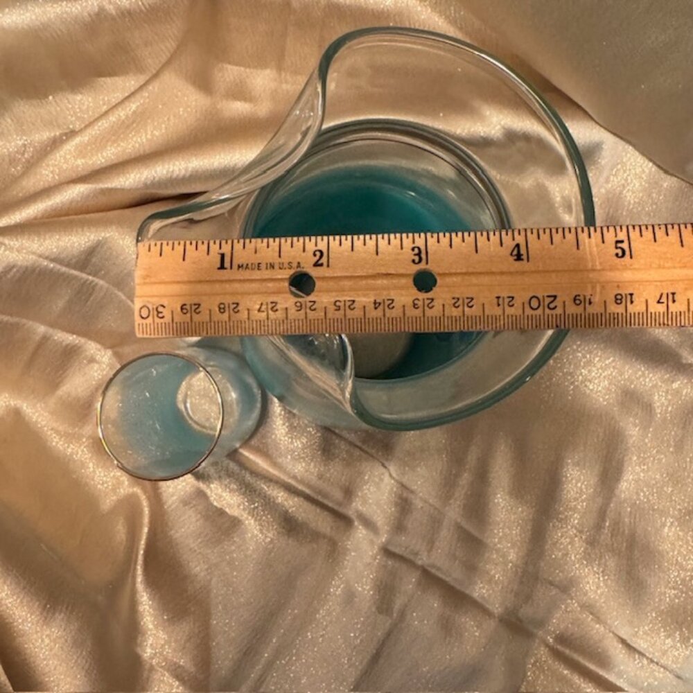 Vintage Blendo Glass Pitcher & 2 glasses - Frosted Turquoise w/ Gold Trim - Picture 15 of 15